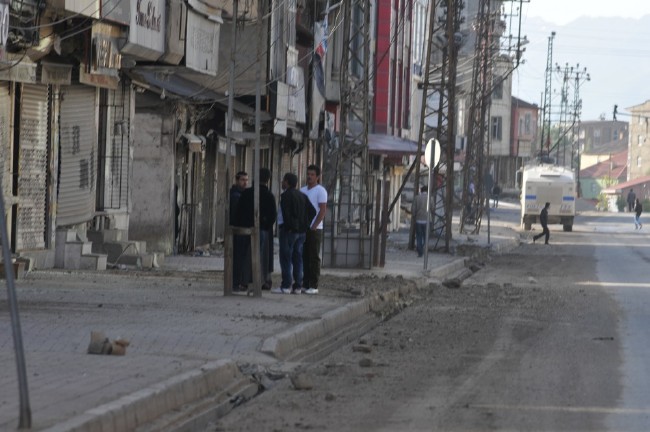 Yüksekova'da yasaklar kalktı, harabe şehir ortaya çıktı 2