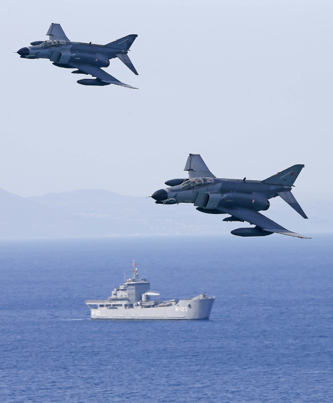 TSK'dan gövde gösterisi 60