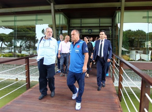 Ünlü tarihçi İlber Ortaylı, A Milli Takım'ın kampını ziyaret etti 4