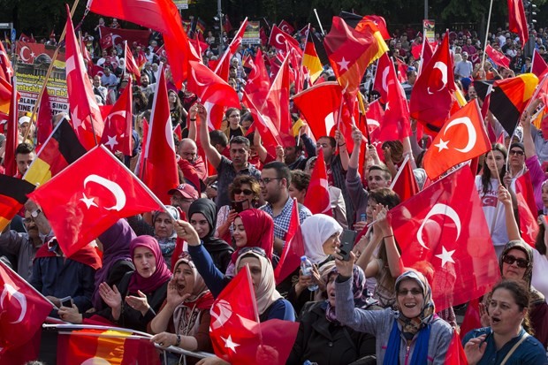 Almanya'daki Türklerden Ermeni tasarısına tepki 3