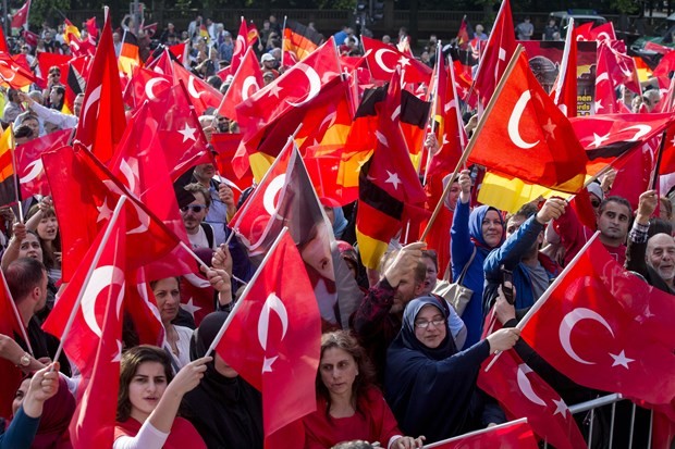 Almanya'daki Türklerden Ermeni tasarısına tepki 6