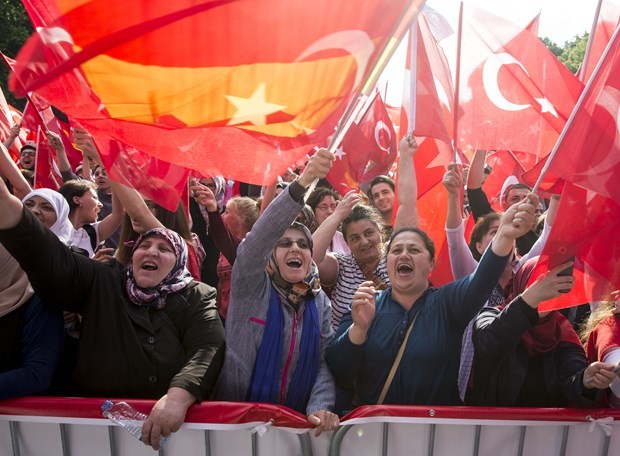 Almanya'daki Türklerden Ermeni tasarısına tepki 8