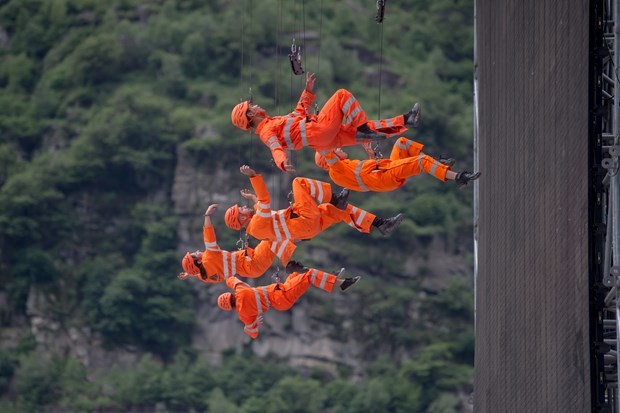 Dünyanın en uzun tüneli açıldı 14