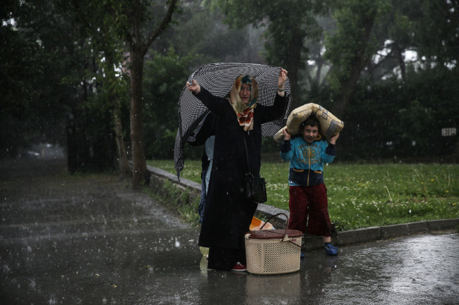Yağmur hayatı felç etti 16