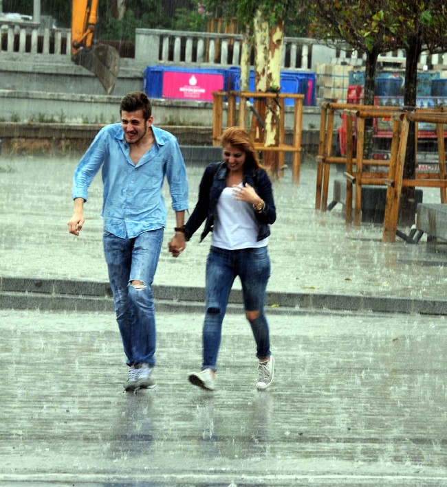 Yağmur hayatı felç etti 4