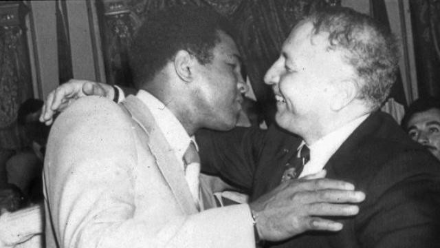 Muhammed Ali, Necmettin Erbakan ile Sultanahmet'te 4