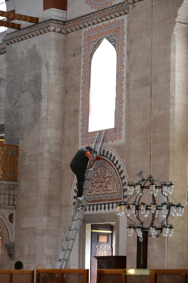 Vezneciler sokaklarında her yer bayrak 15