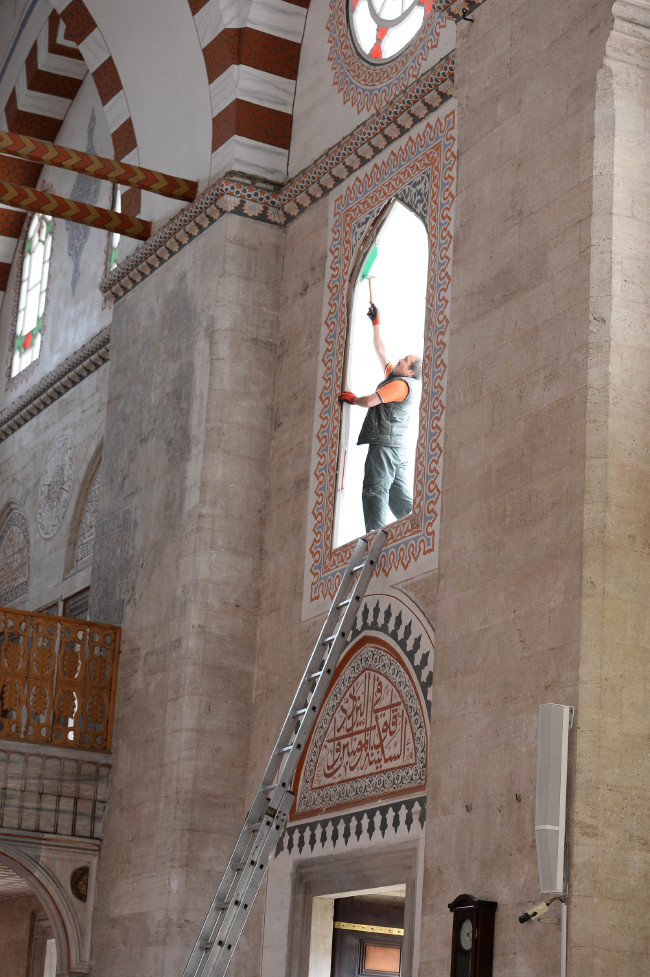Vezneciler sokaklarında her yer bayrak 17