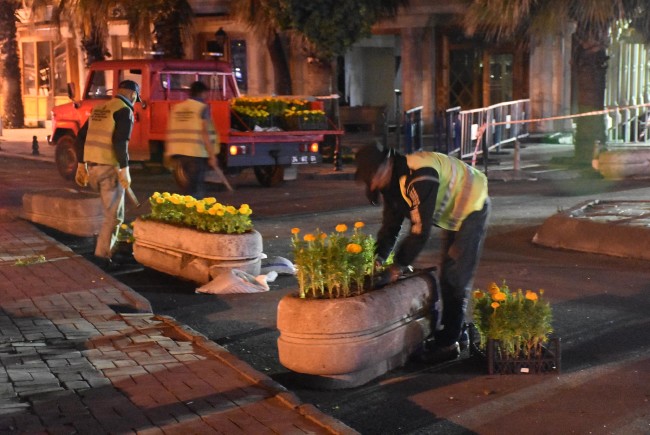 Vezneciler sokaklarında her yer bayrak 10