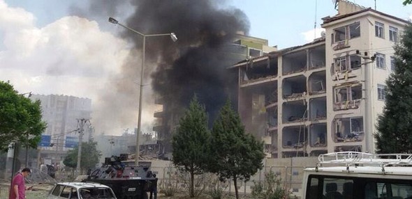 Mardin'de bombalı araçlı saldırı 19