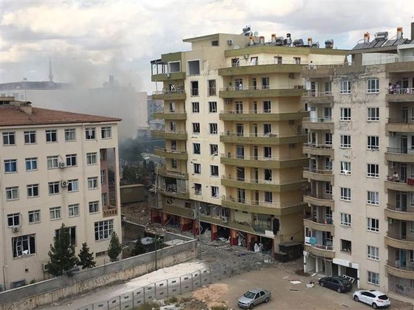 Mardin'de bombalı araçlı saldırı 29