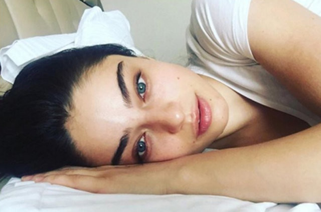 Ünlü isimlerin makyajsız halleri 14