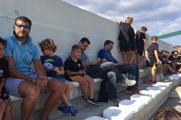 Terim antrenmanı bırakıp krizi çözdü 10