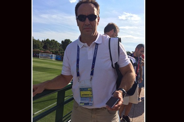 Terim antrenmanı bırakıp krizi çözdü 11