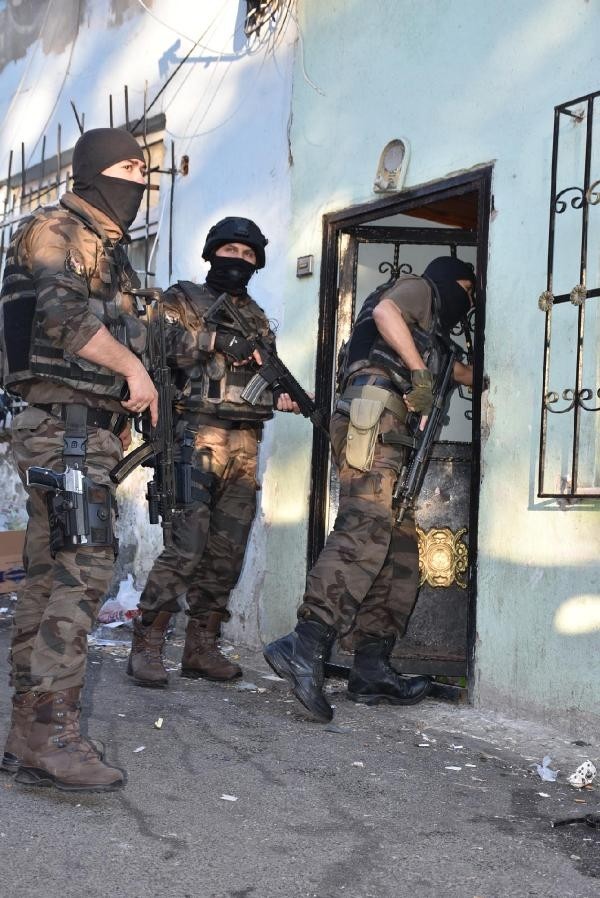 Gaziosmanpaşa'da uyuşturucu operasyonu 21
