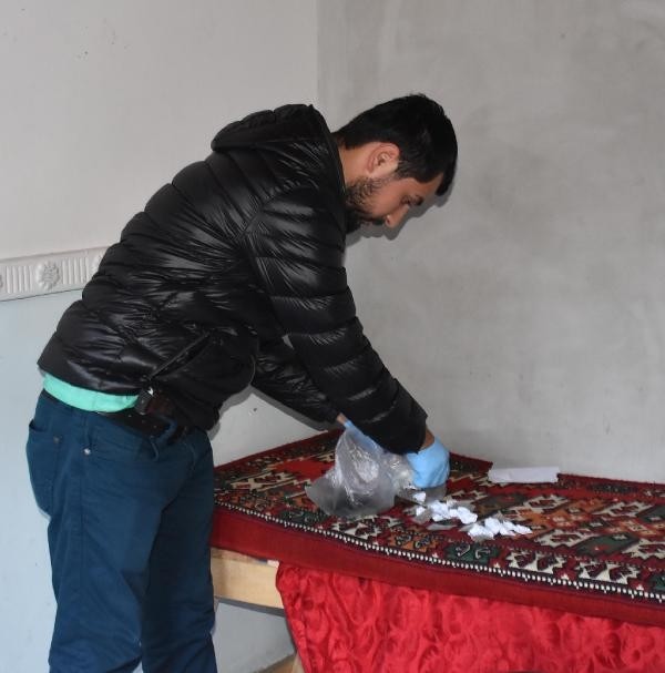 Gaziosmanpaşa'da uyuşturucu operasyonu 23