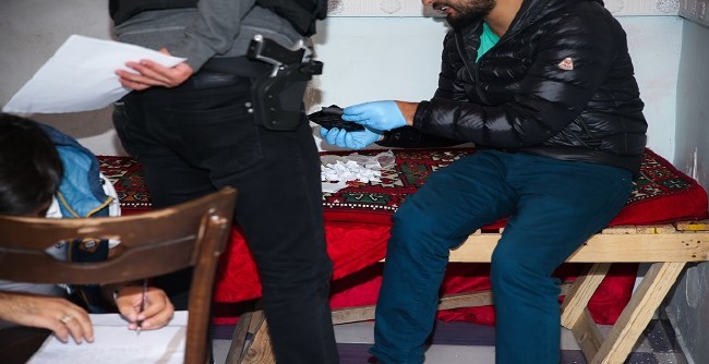 Gaziosmanpaşa'da uyuşturucu operasyonu 10