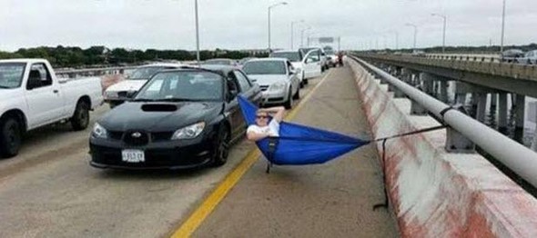 Trafikte şaşırtan görüntüler 12