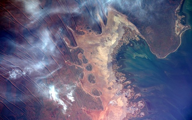 Astronotların paylaşım rekorları kıran kareleri 15