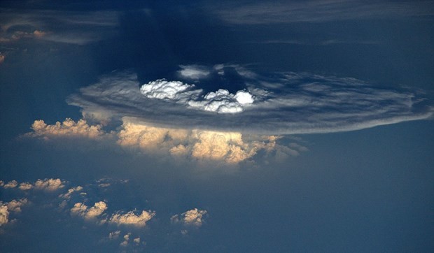 Astronotların paylaşım rekorları kıran kareleri 24