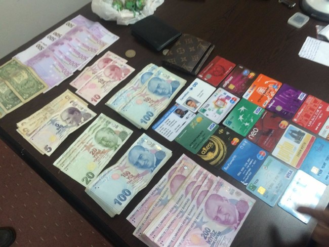 İşte Atalay Filiz'in çantasından çıkanlar 26