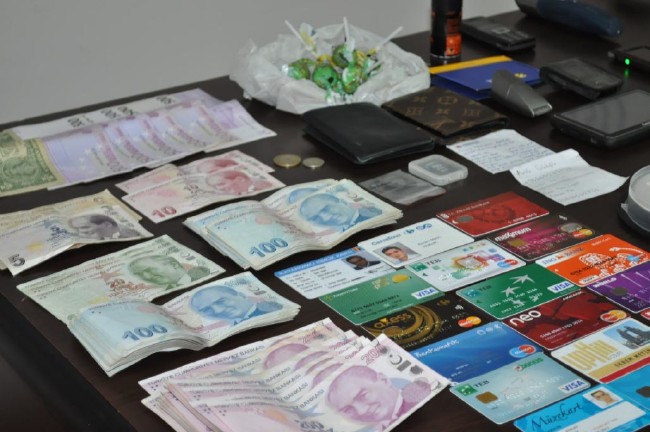 İşte Atalay Filiz'in çantasından çıkanlar 32