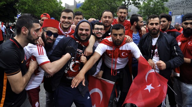 Türkler Fransa'yı fethetti! 23