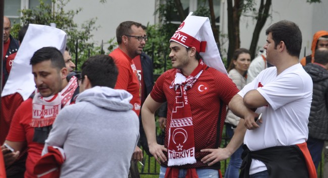 Türkler Fransa'yı fethetti! 24