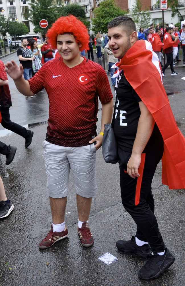 Türkler Fransa'yı fethetti! 26