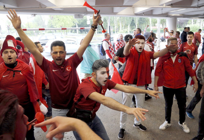 Türkler Fransa'yı fethetti! 42