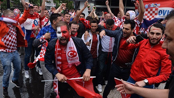 Türkler Fransa'yı fethetti! 6