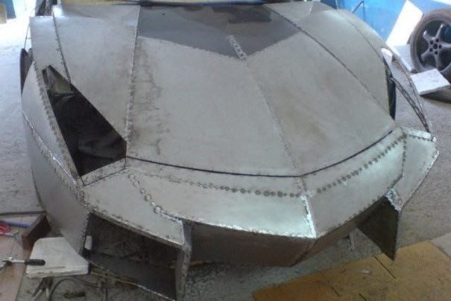 Evinde Lamborghini yaptı 10