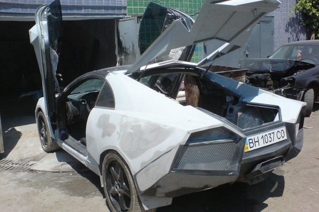 Evinde Lamborghini yaptı 26