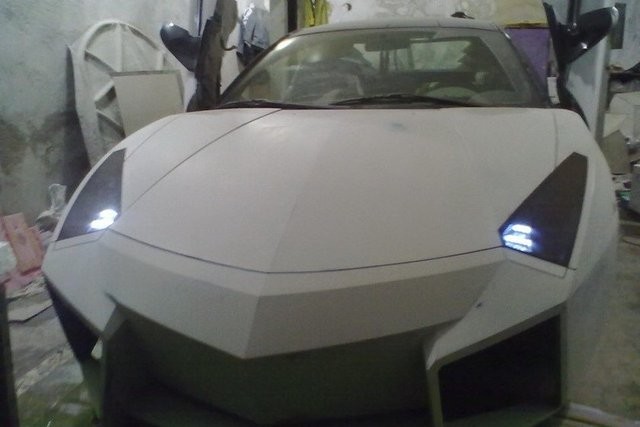 Evinde Lamborghini yaptı 27