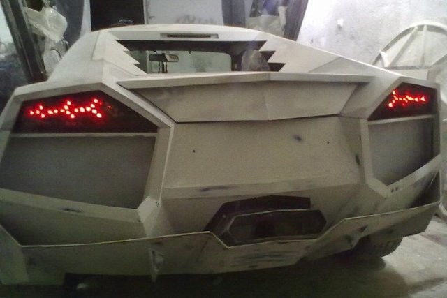 Evinde Lamborghini yaptı 28