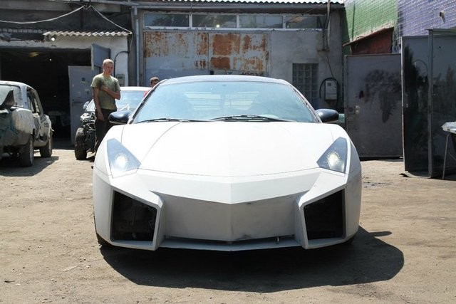 Evinde Lamborghini yaptı 29