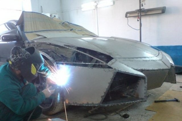 Evinde Lamborghini yaptı 8