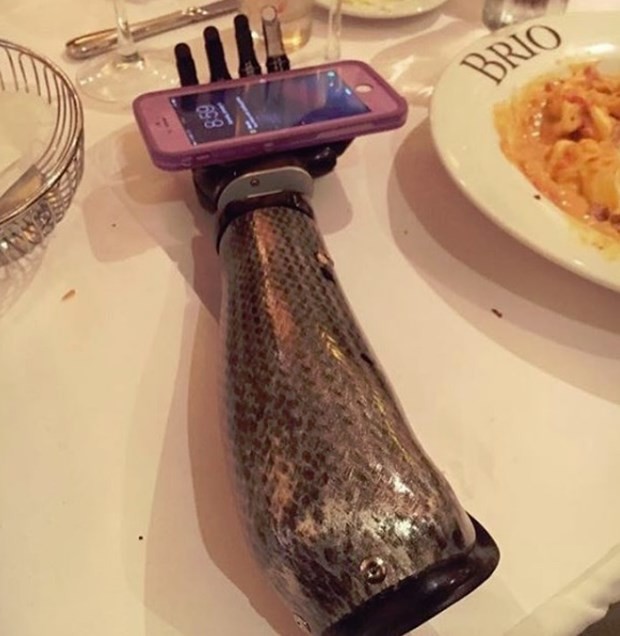 Tek kollu model Rebekah Marine 4