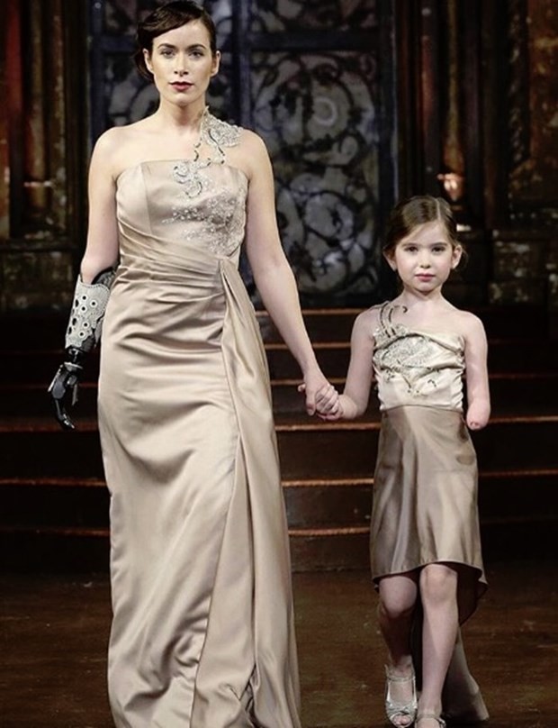 Tek kollu model Rebekah Marine 5