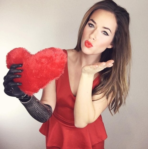 Tek kollu model Rebekah Marine 8