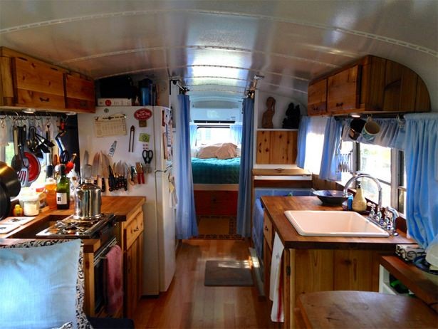 Otobüsü eve çevirdi 22