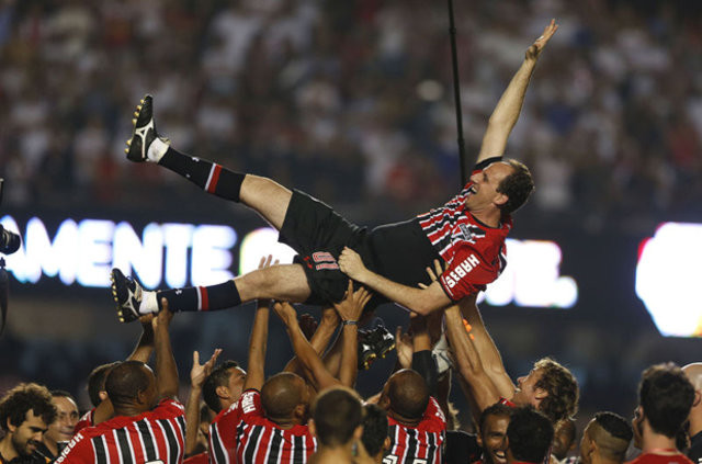 2015/2016 sezonunda futbolu bırakanlar 20