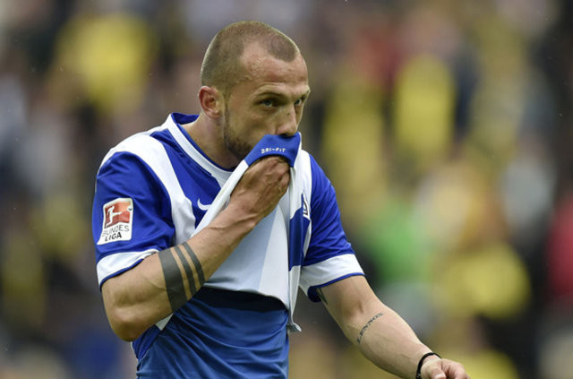 2015/2016 sezonunda futbolu bırakanlar 27