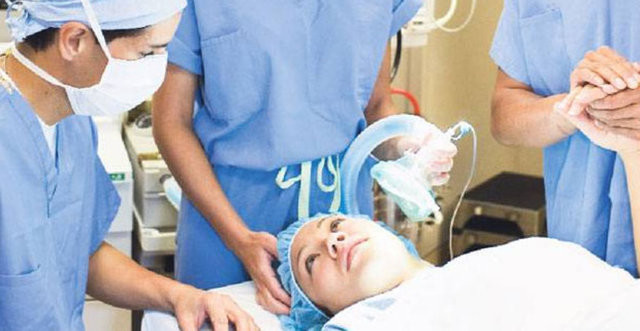 Ameliyat ortasında dehşete uyanmak 10