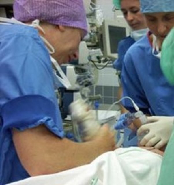 Ameliyat ortasında dehşete uyanmak 22