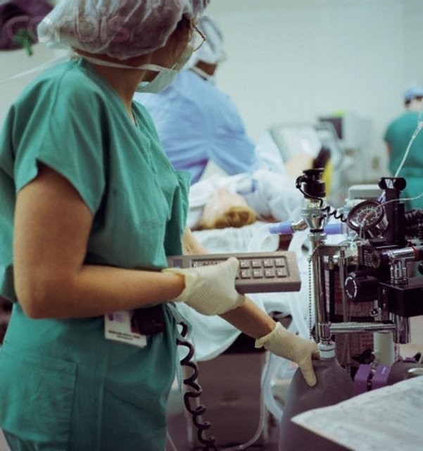 Ameliyat ortasında dehşete uyanmak 28