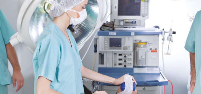 Ameliyat ortasında dehşete uyanmak 62