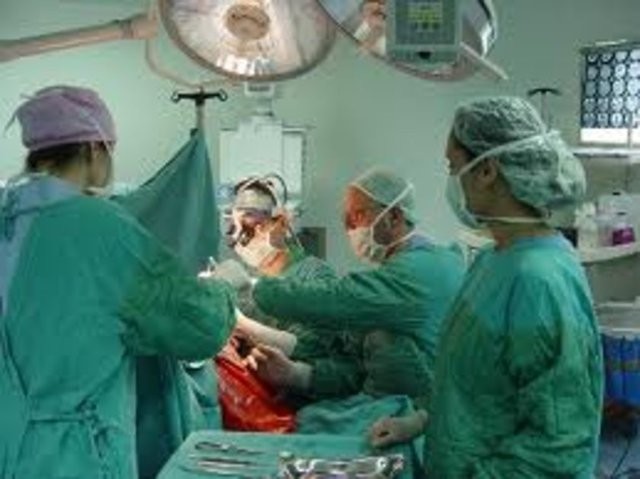 Ameliyat ortasında dehşete uyanmak 63