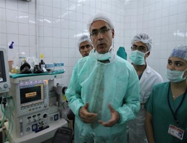 Ameliyat ortasında dehşete uyanmak 64