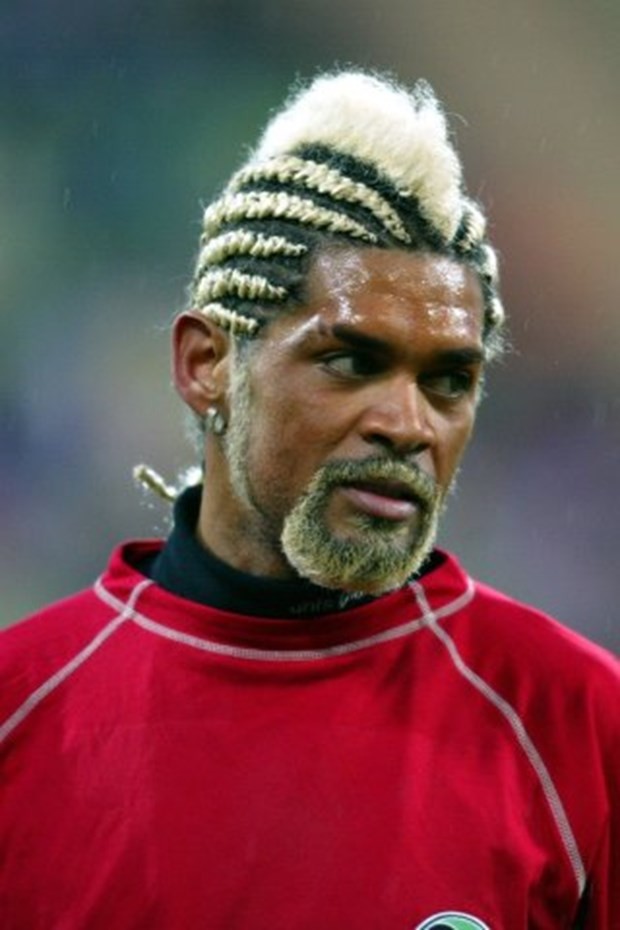 Saçlarıyla ilgi çeken futbolcular 12